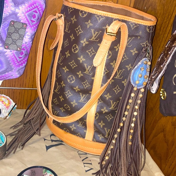 LIKE NEW 🆕 LOUIS VUITTON • Vintage Boho Bag - Picture 1 of 16